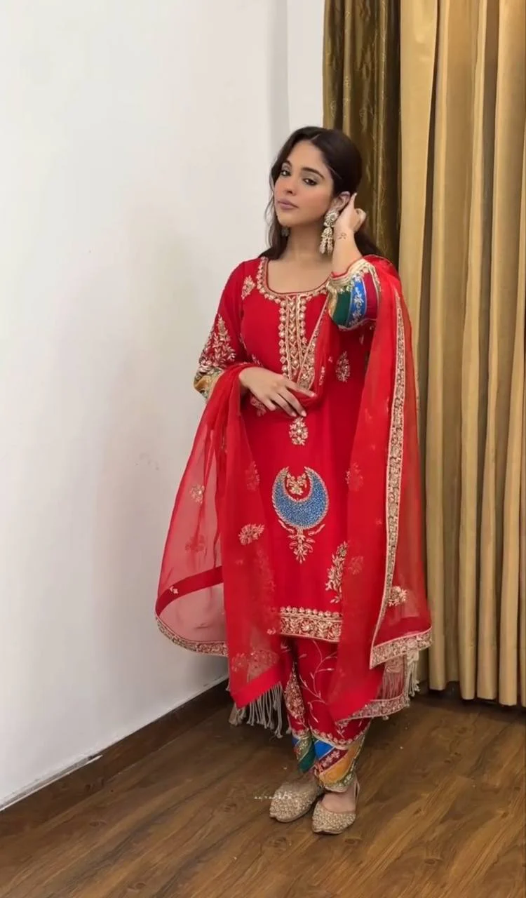 Urja-MD-Heavy Natural Crepe Silk Top Pent dupatta set - Image 5